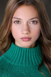 Ảnh diễn viên Maya Le Clark